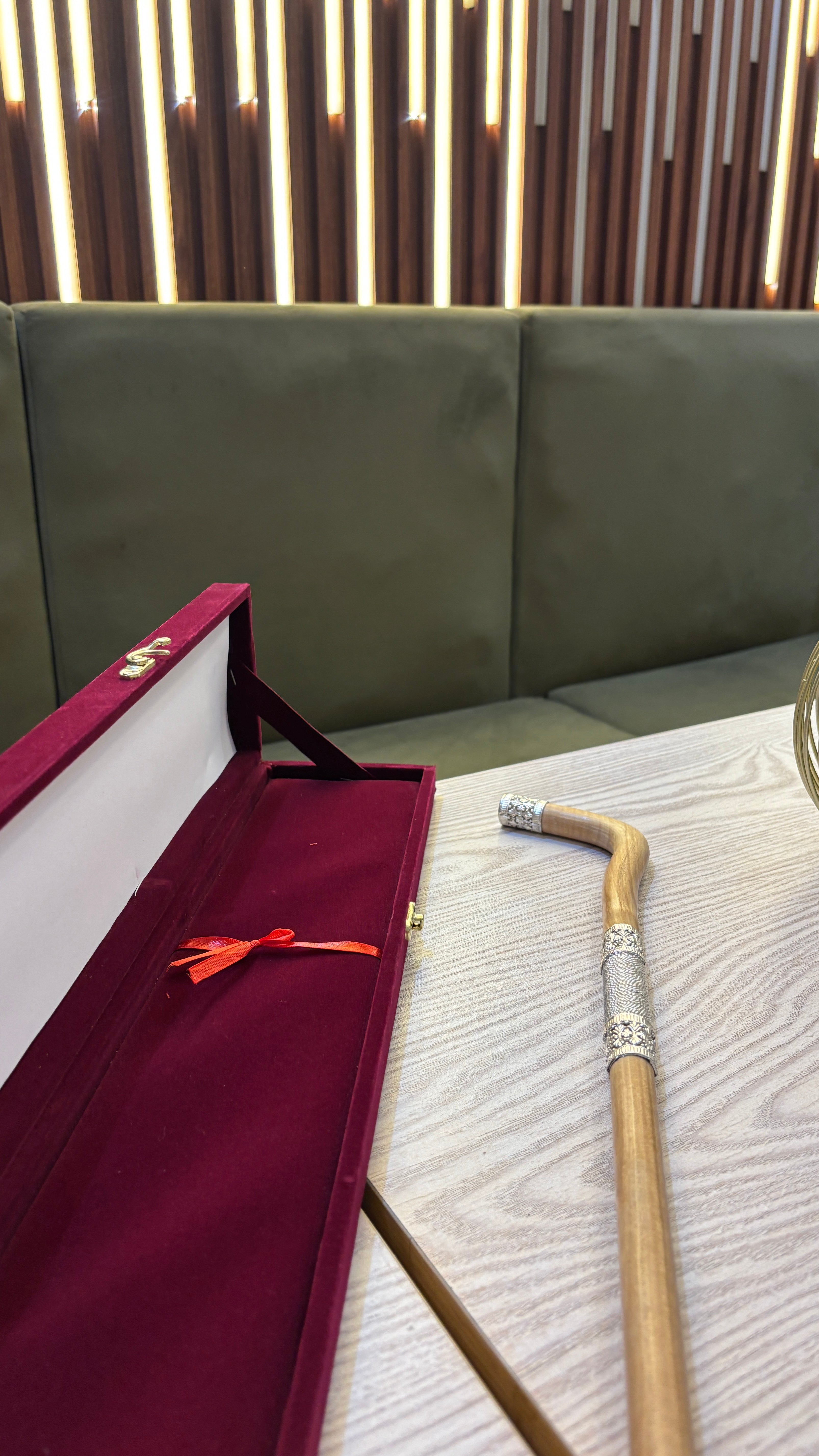 عصى عتم بالفضة